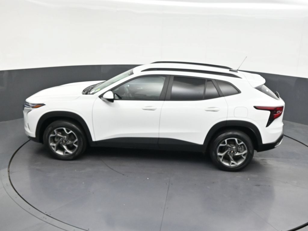 Used 2024 Chevrolet Trax LT FWD image 19
