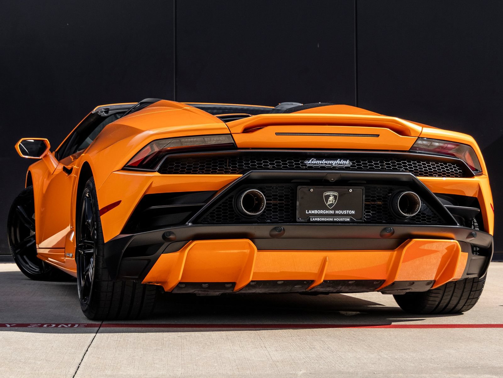 Used 2021 Lamborghini Huracan EVO RWD image 7