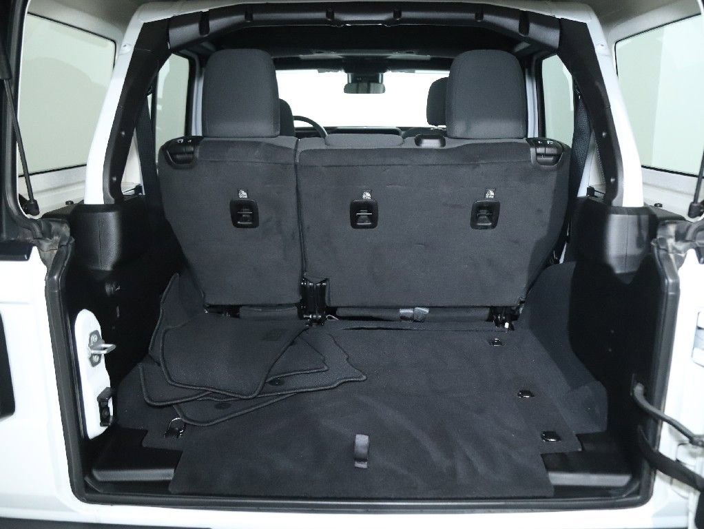 Used 2025 Jeep Wrangler Sport S image 30