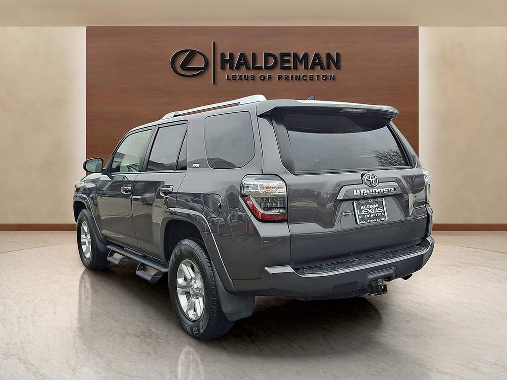 Used 2017 Toyota 4Runner SR5 image 4