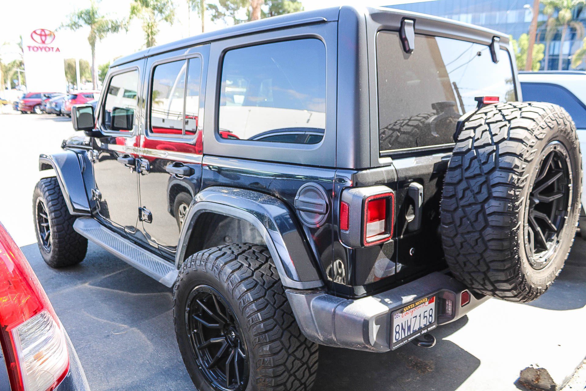 Used 2019 Jeep Wrangler Unlimited Sahara AWD/4WD image 8