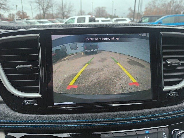 Used 2021 Chrysler Pacifica Touring image 22