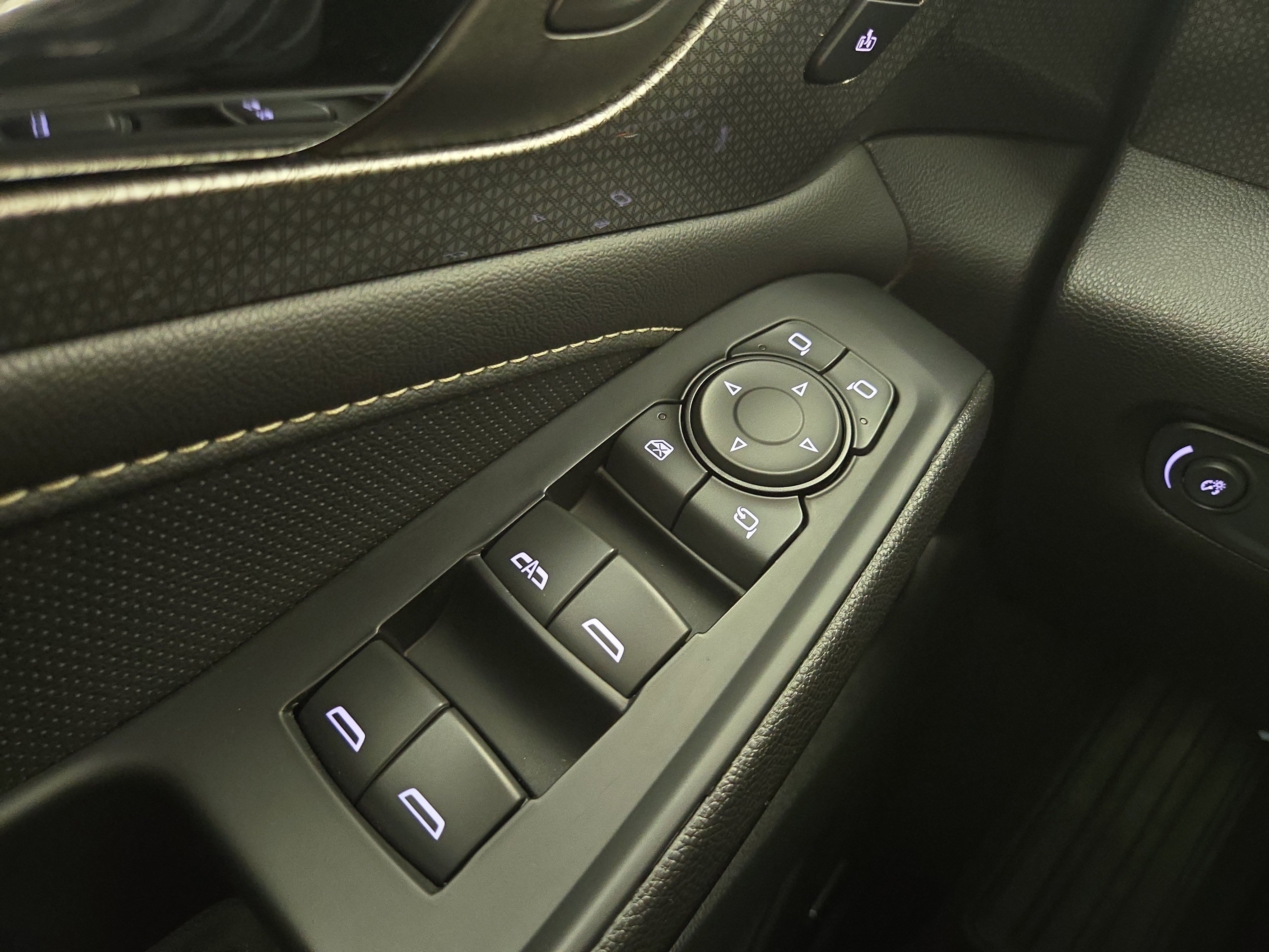 Certified 2024 Chevrolet Traverse Premier w/ Redline Edition image 30