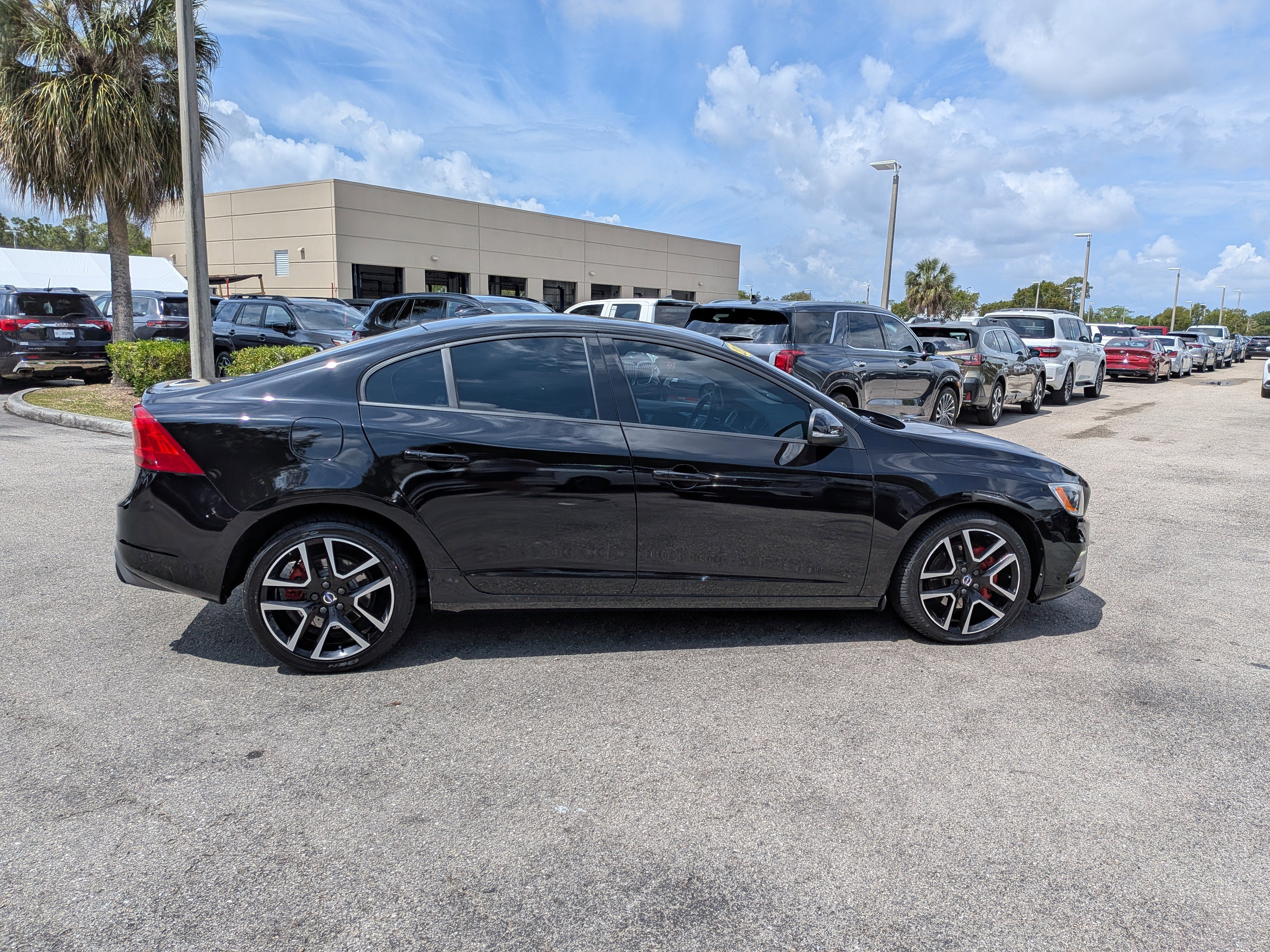 Used 2017 Volvo S60 T5 Dynamic AWD/4WD image 3