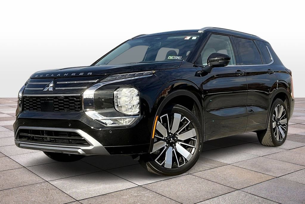 Used 2025 Mitsubishi Outlander SEL image 2