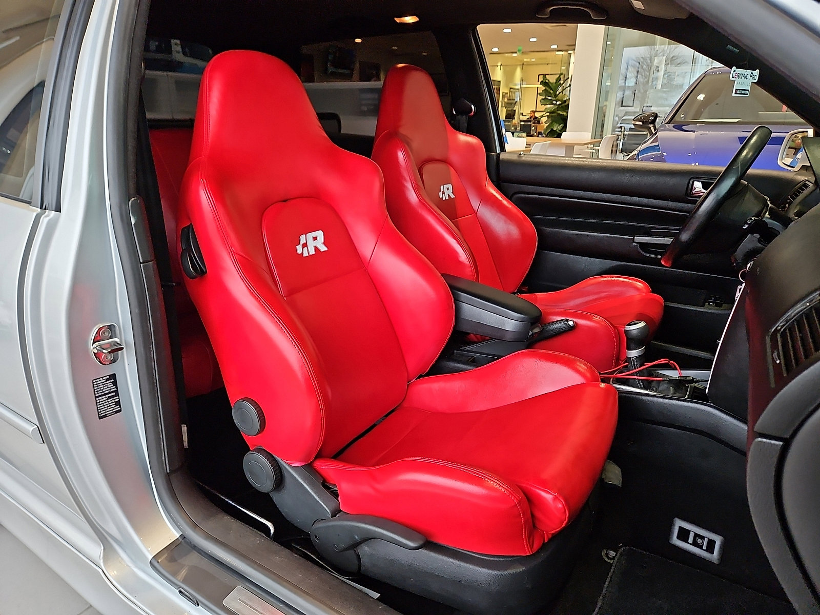 Used 2004 Volkswagen R32 image 11