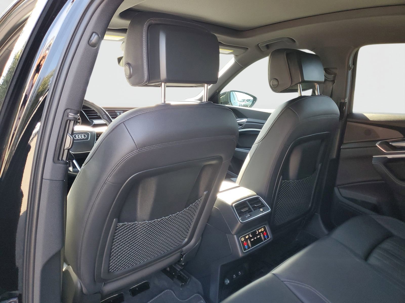 Used 2023 Audi e-tron Premium w/ Convenience Plus Package image 14