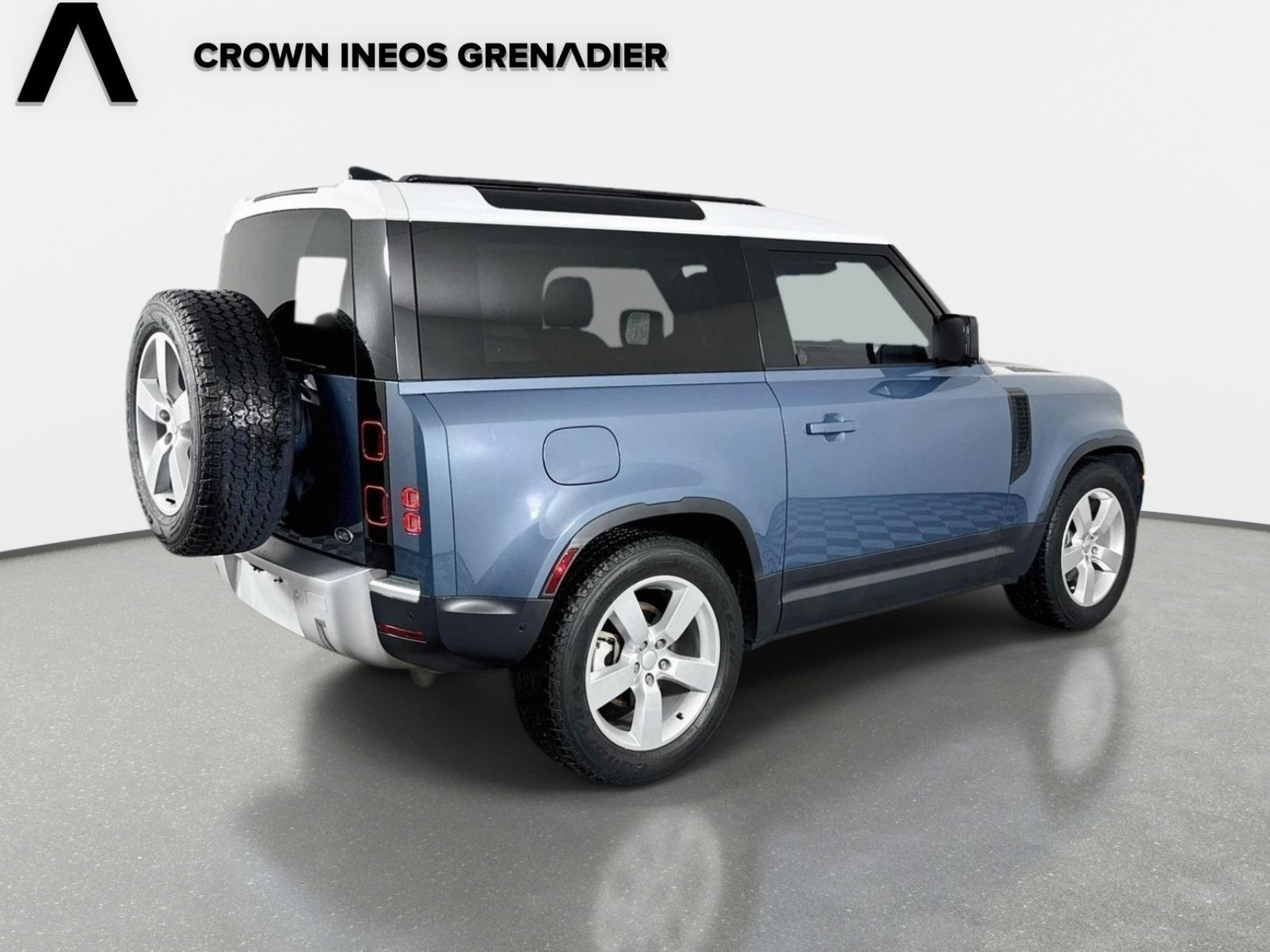 Used 2023 Land Rover Defender 90 S AWD/4WD image 5