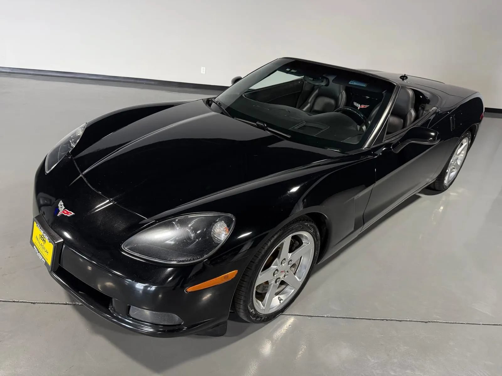 Used 2005 Chevrolet Corvette Convertible w/ Preferred Equipment Group RWD image 34
