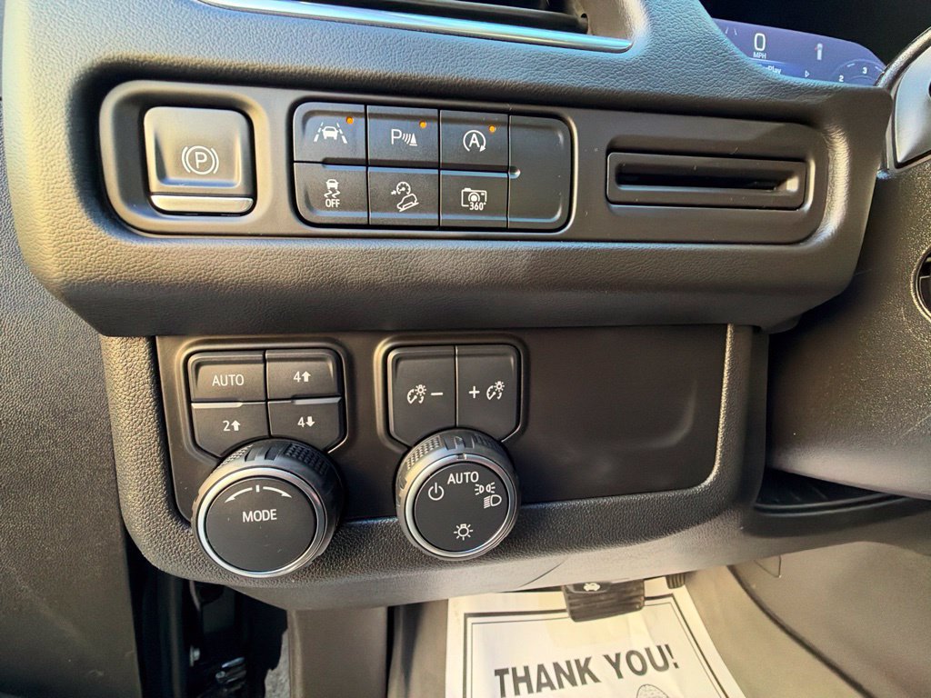 Used 2023 Chevrolet Tahoe Z71 w/ Luxury Package AWD/4WD image 13