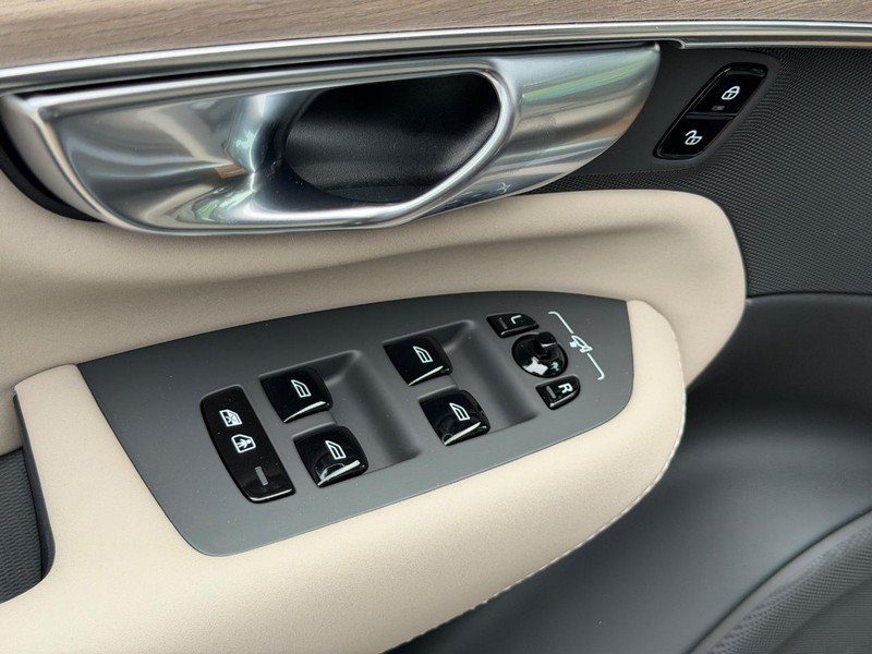 New 2026 Volvo XC90 T8 Plus w/ Protection Package AWD/4WD image 9