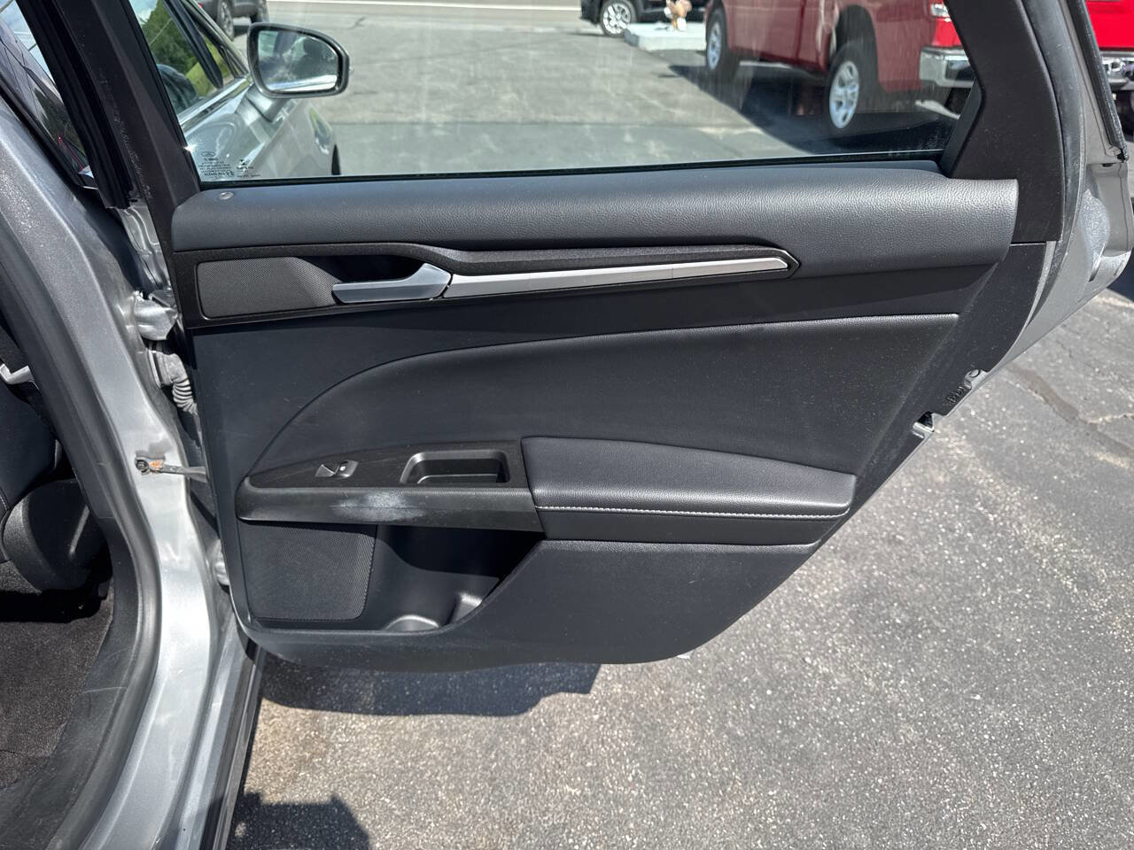 Used 2020 Ford Fusion Titanium image 24