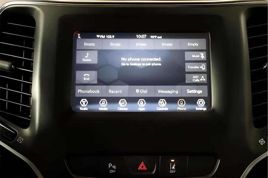 Used 2021 Jeep Cherokee Latitude Plus FWD image 16