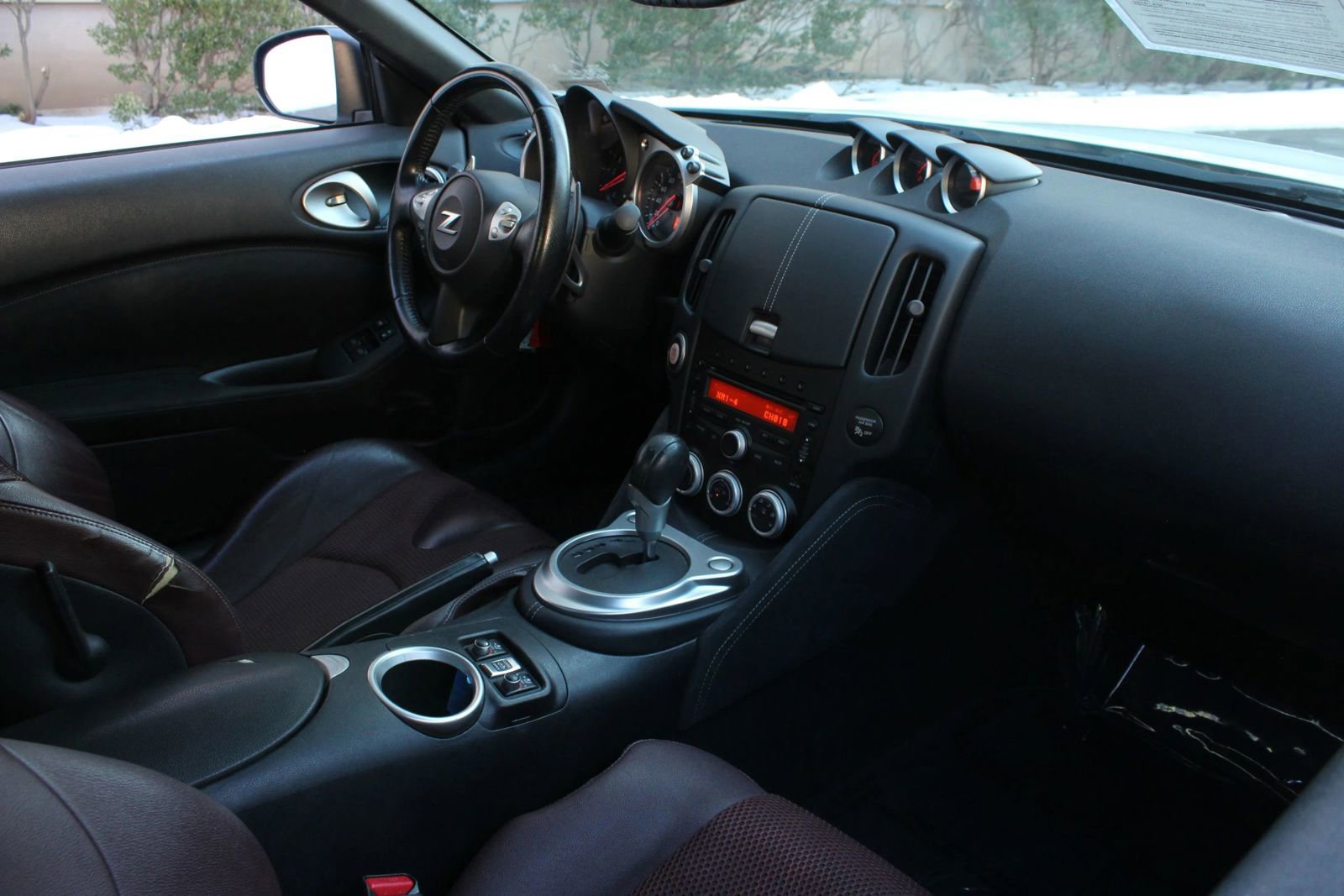 Used 2014 Nissan 370Z Touring RWD image 16
