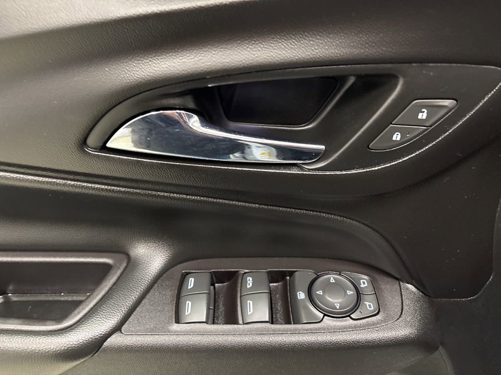 Used 2018 Chevrolet Equinox LT image 15