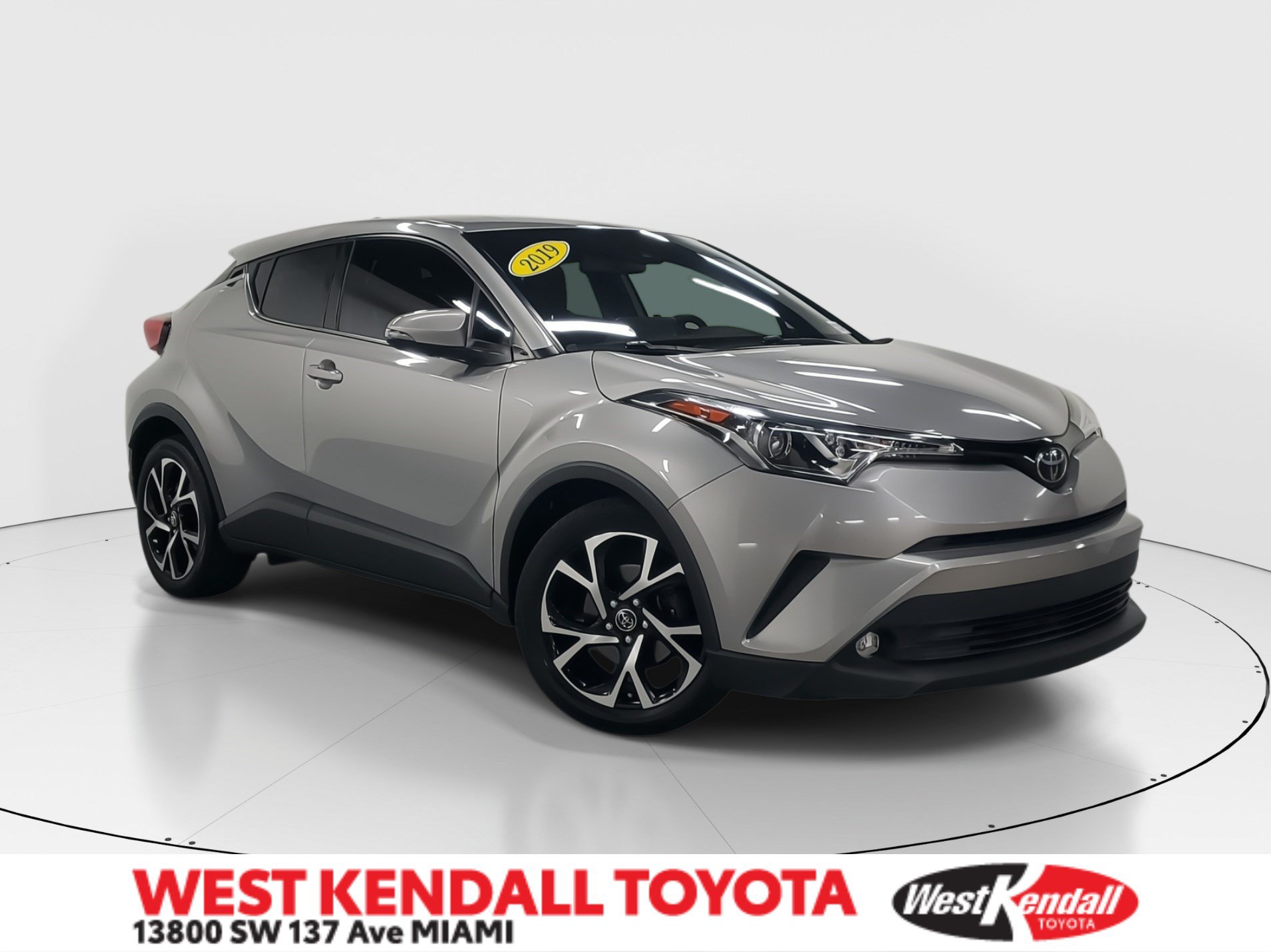 Used 2019 Toyota C-HR Limited FWD image 1