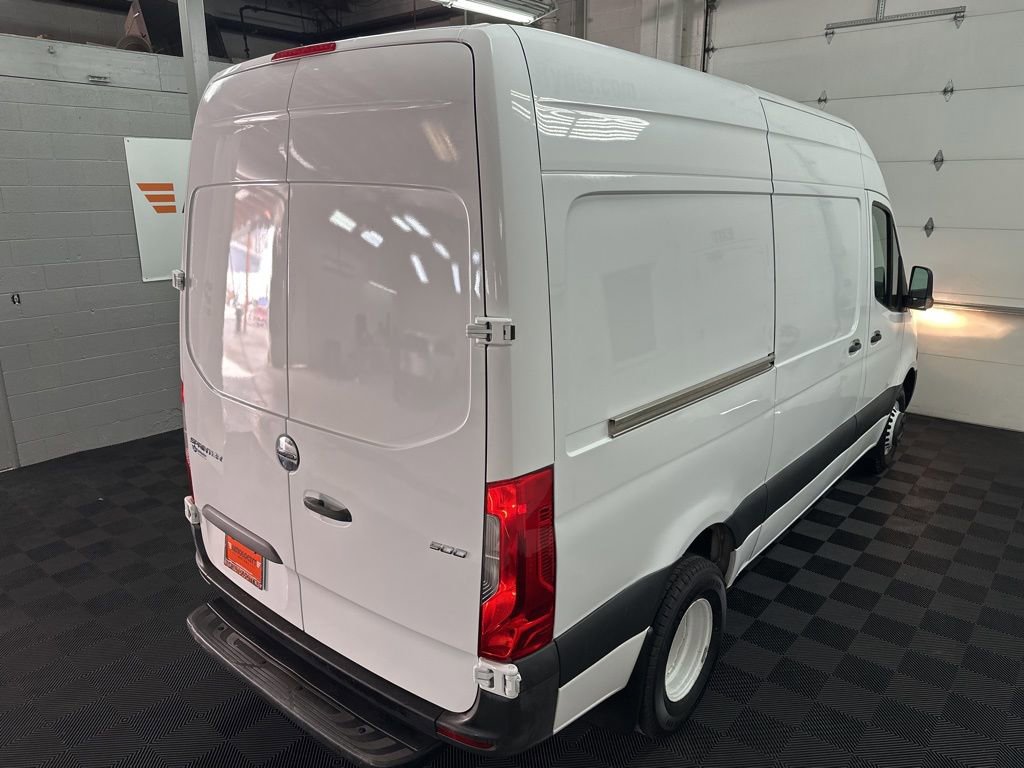 Used 2019 Freightliner Sprinter 144 RWD image 9