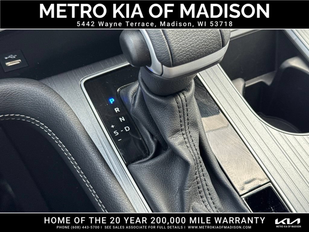 Used 2025 Toyota Sienna XLE AWD/4WD image 28