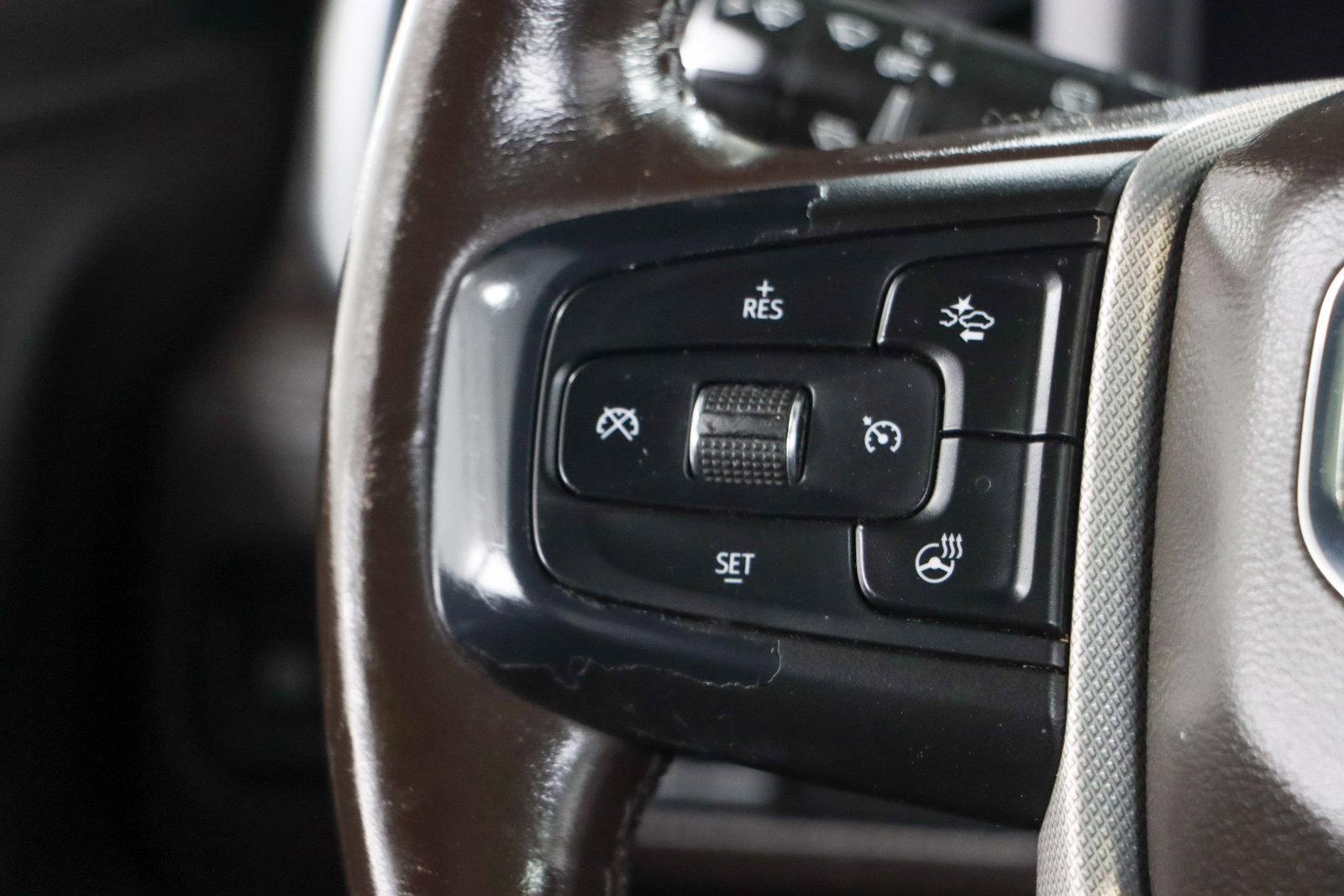 Used 2021 GMC Yukon Denali w/ Denali Premium Package image 14