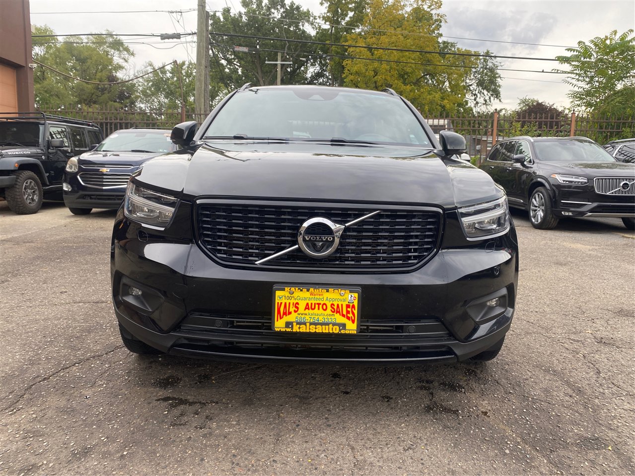 Used 2021 Volvo XC40 T5 R-Design image 14