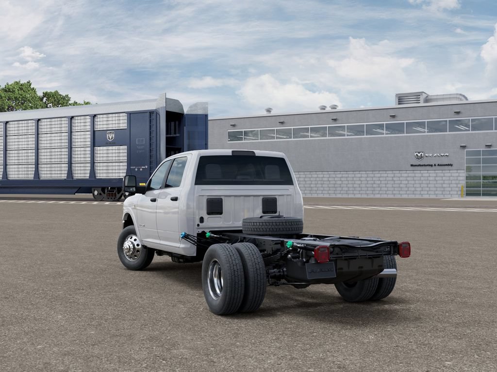 New 2025 RAM 3500 Big Horn AWD/4WD video 3