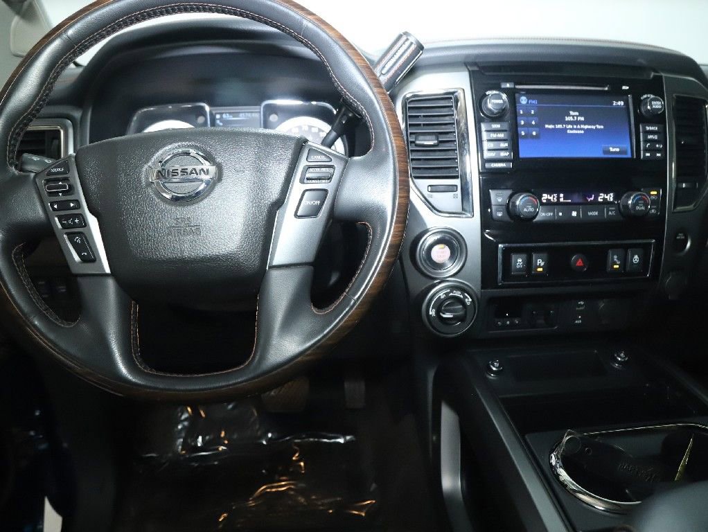 Used 2017 Nissan Titan Platinum Reserve image 25