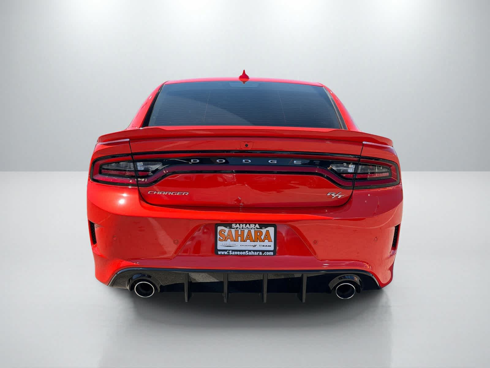 Used 2022 Dodge Charger R/T w/ Performance Handling Group RWD image 7
