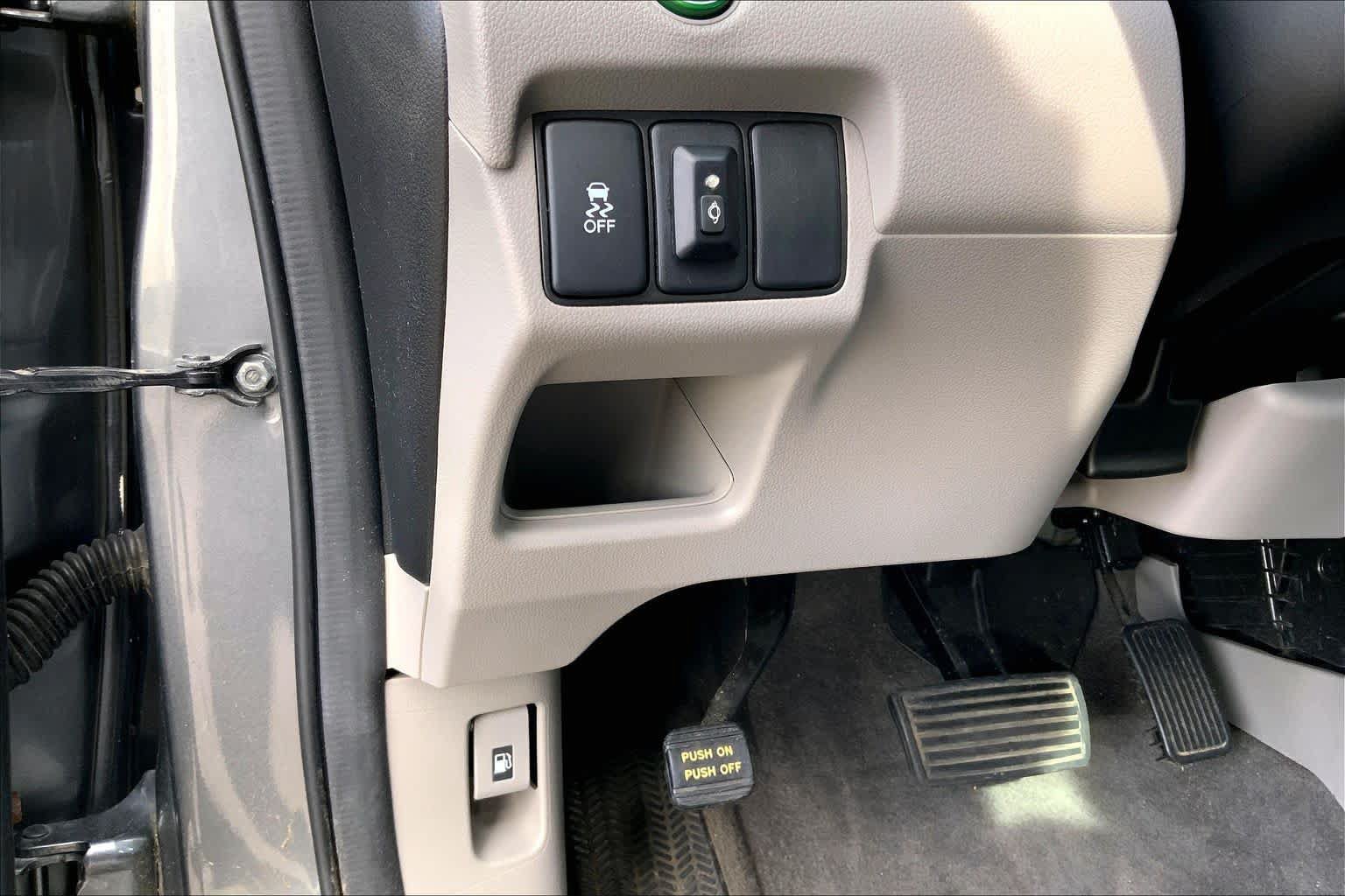 Used 2013 Honda CR-V LX image 36