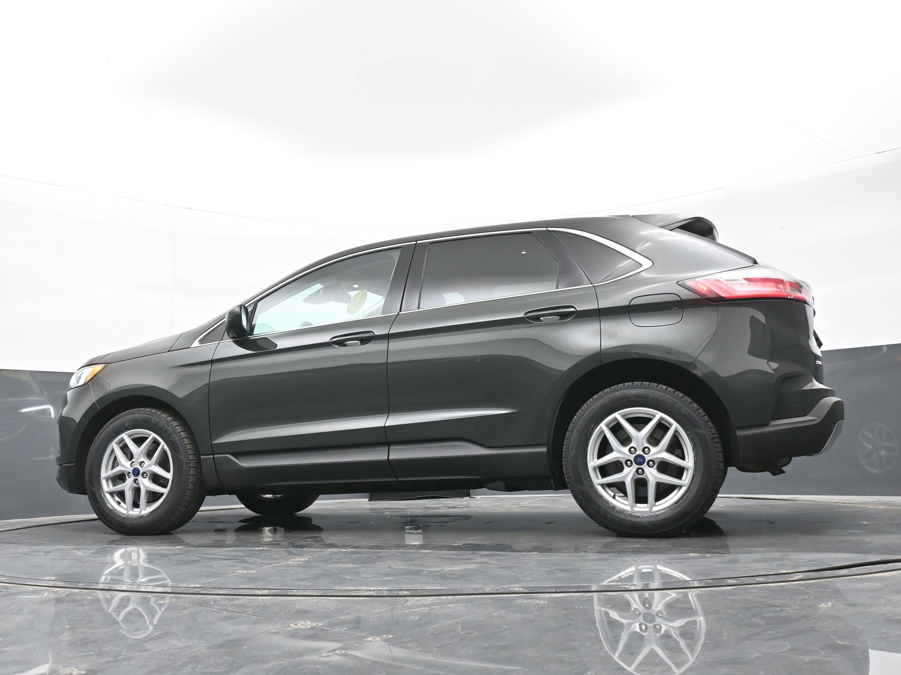 Used 2022 Ford Edge SEL image 40