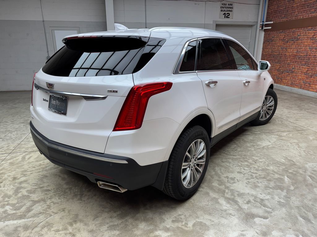 Used 2017 Cadillac XT5 Luxury w/ Driver Awareness Package image 6