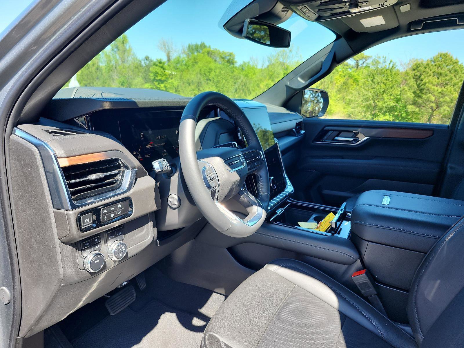 Certified 2025 GMC Yukon Denali w/ Sun & Power Step Package image 16