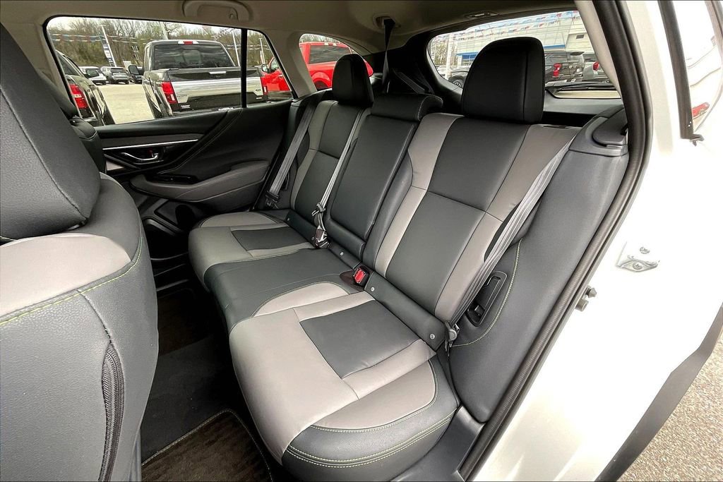 Used 2025 Subaru Outback Onyx Edition XT image 28