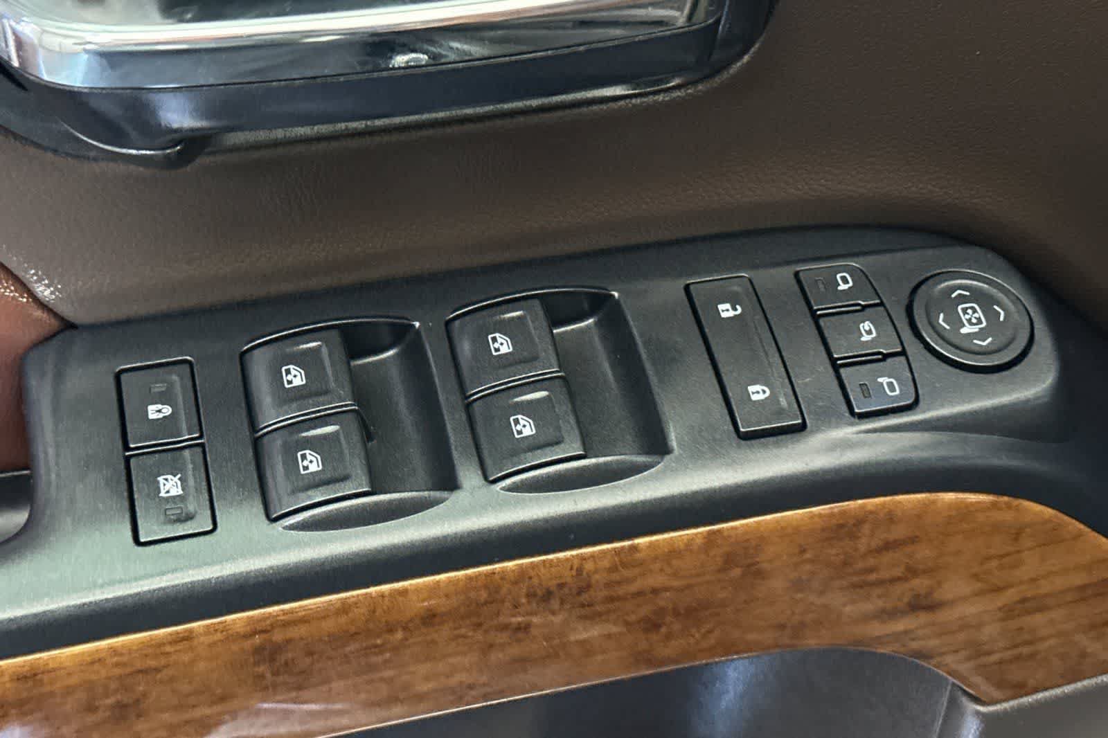 Used 2015 Chevrolet Silverado 1500 High Country w/ High Country Premium Package AWD/4WD image 14