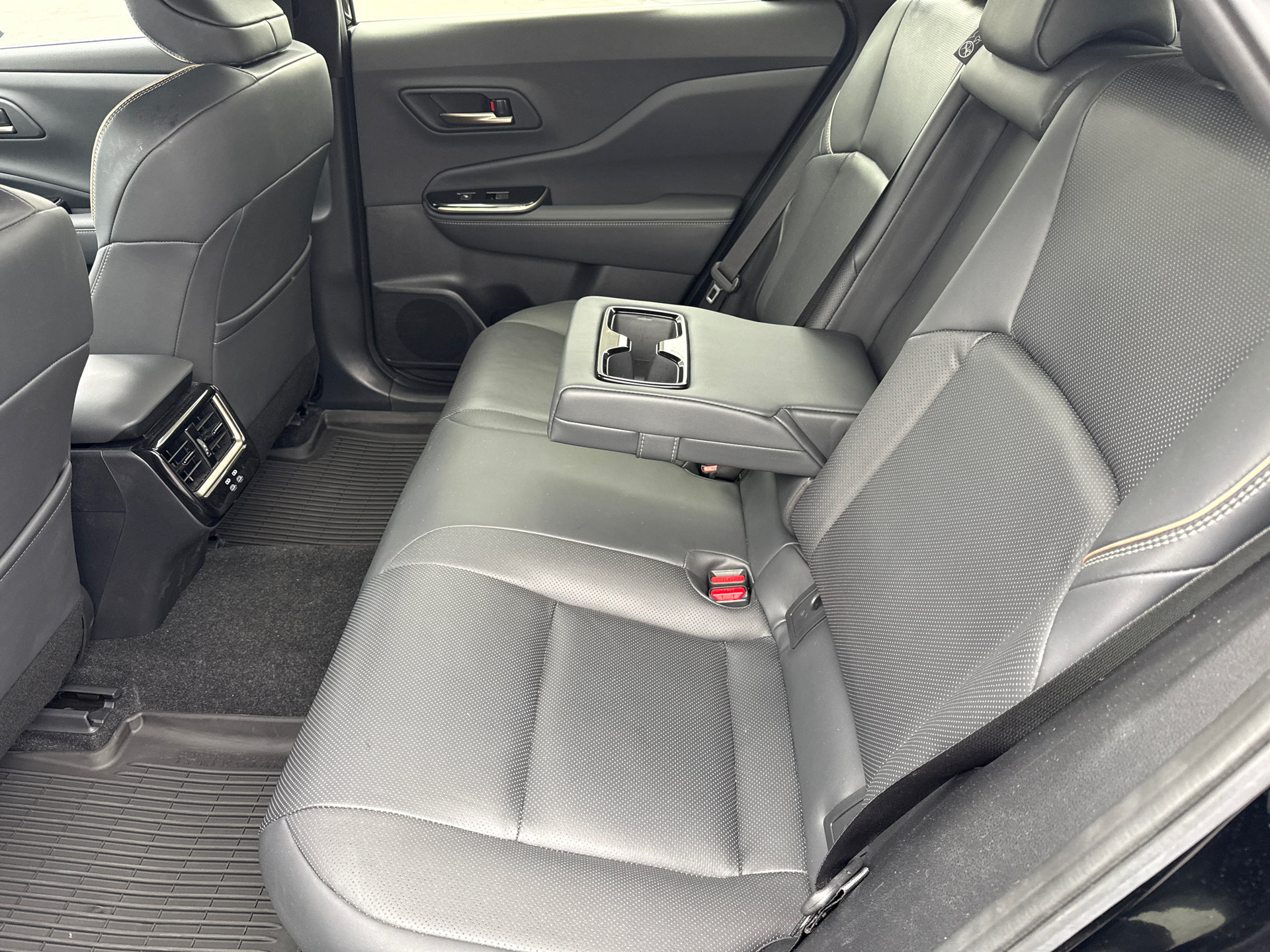 Certified 2025 Toyota Crown Signia AWD/4WD image 18