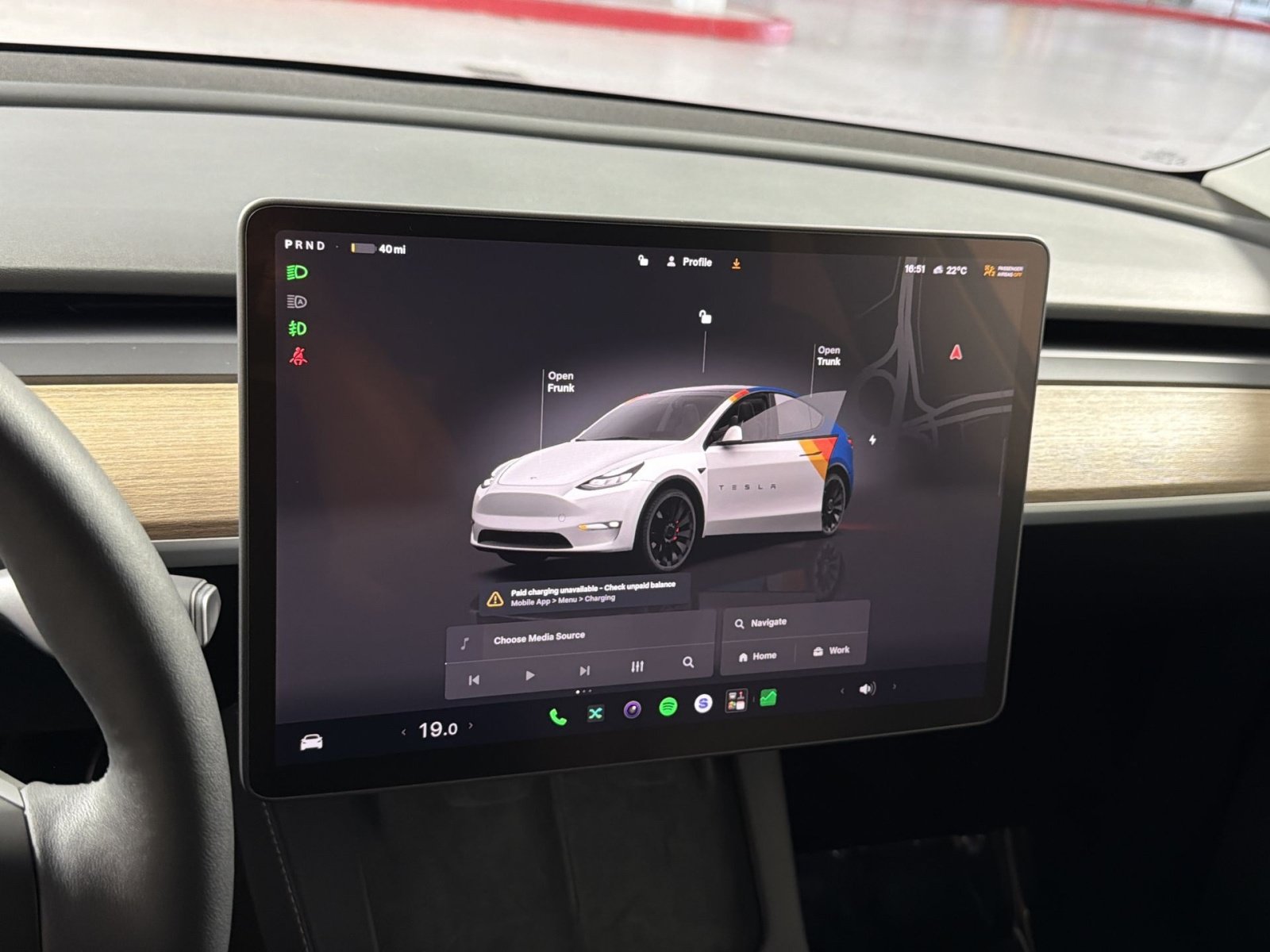 Used 2024 Tesla Model Y Performance AWD/4WD image 17