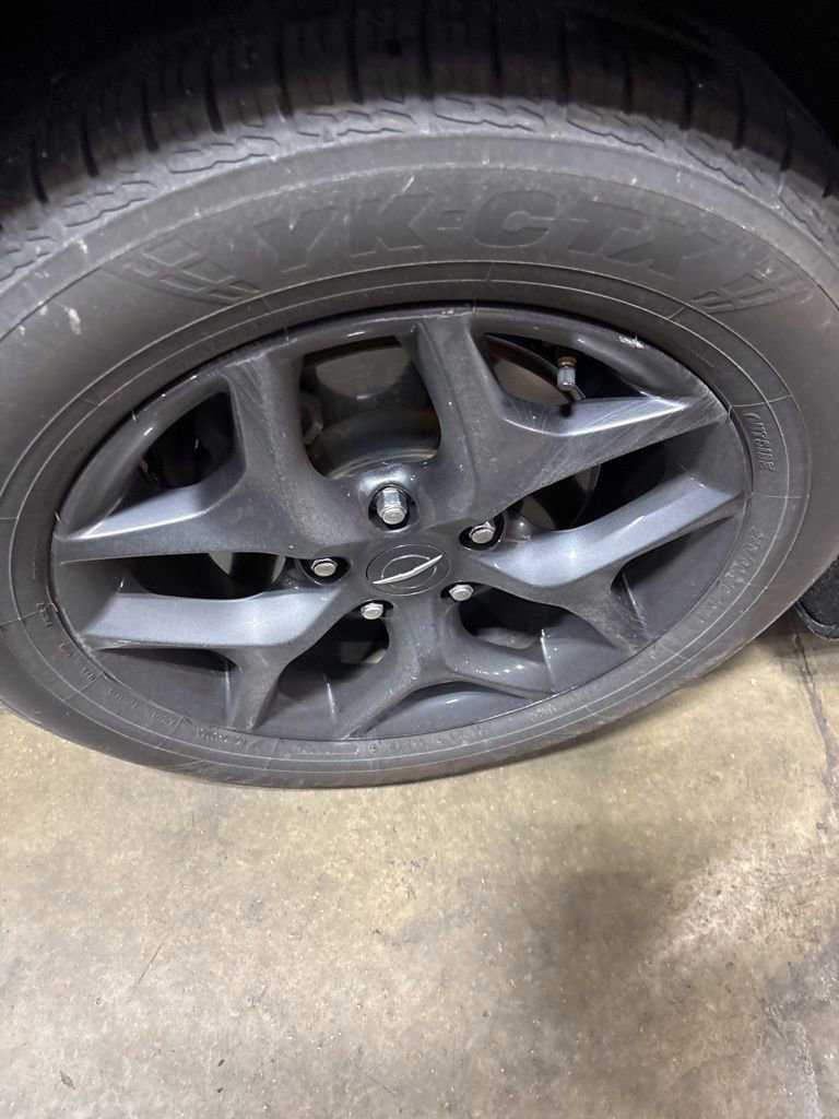 Used 2018 Chrysler Pacifica Touring-L Plus image 15