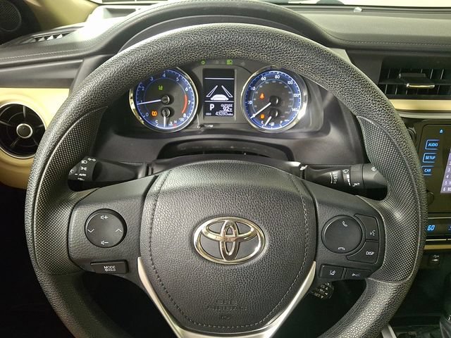 Used 2018 Toyota Corolla LE FWD image 18