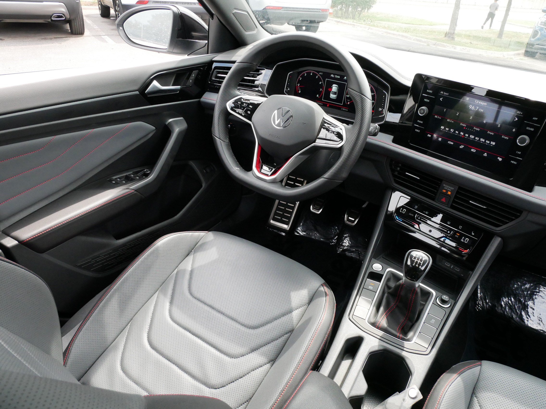 Certified 2025 Volkswagen Jetta GLI Autobahn w/ GLI Black Package FWD image 9