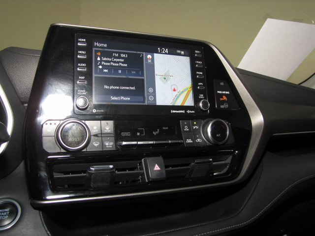 Used 2021 Toyota Highlander XLE image 7