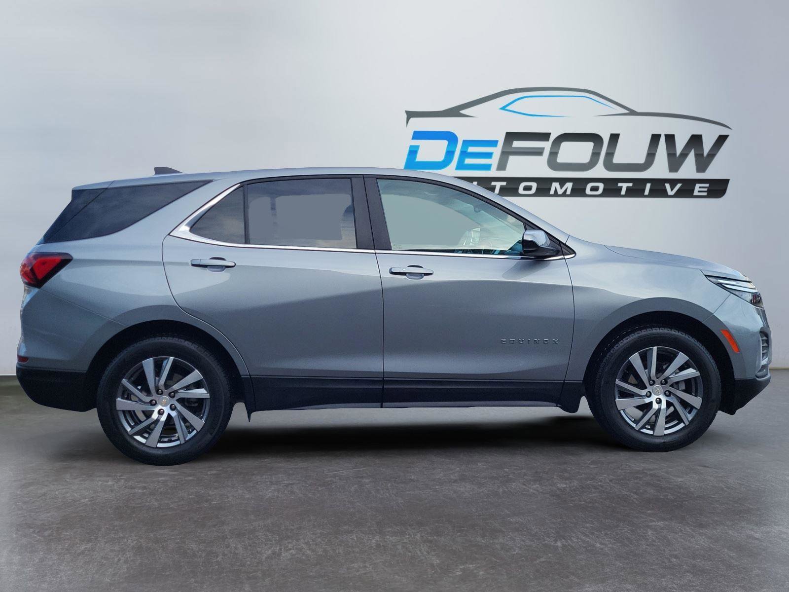 Used 2023 Chevrolet Equinox LT image 2