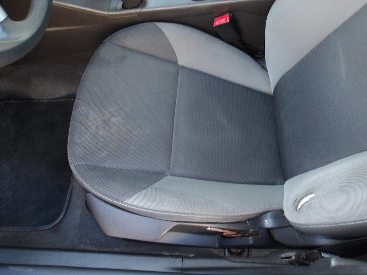 Used 2014 Ford Focus SE w/ SE Winter Package FWD image 20