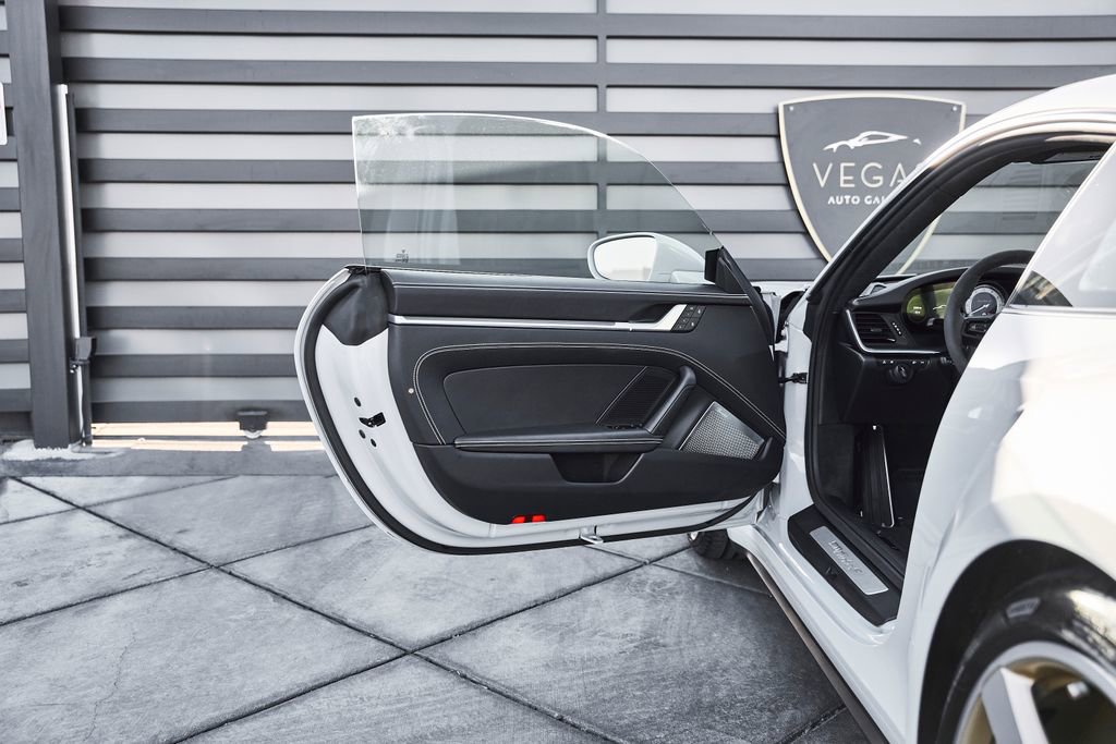 Used 2023 Porsche 911 Turbo S image 25