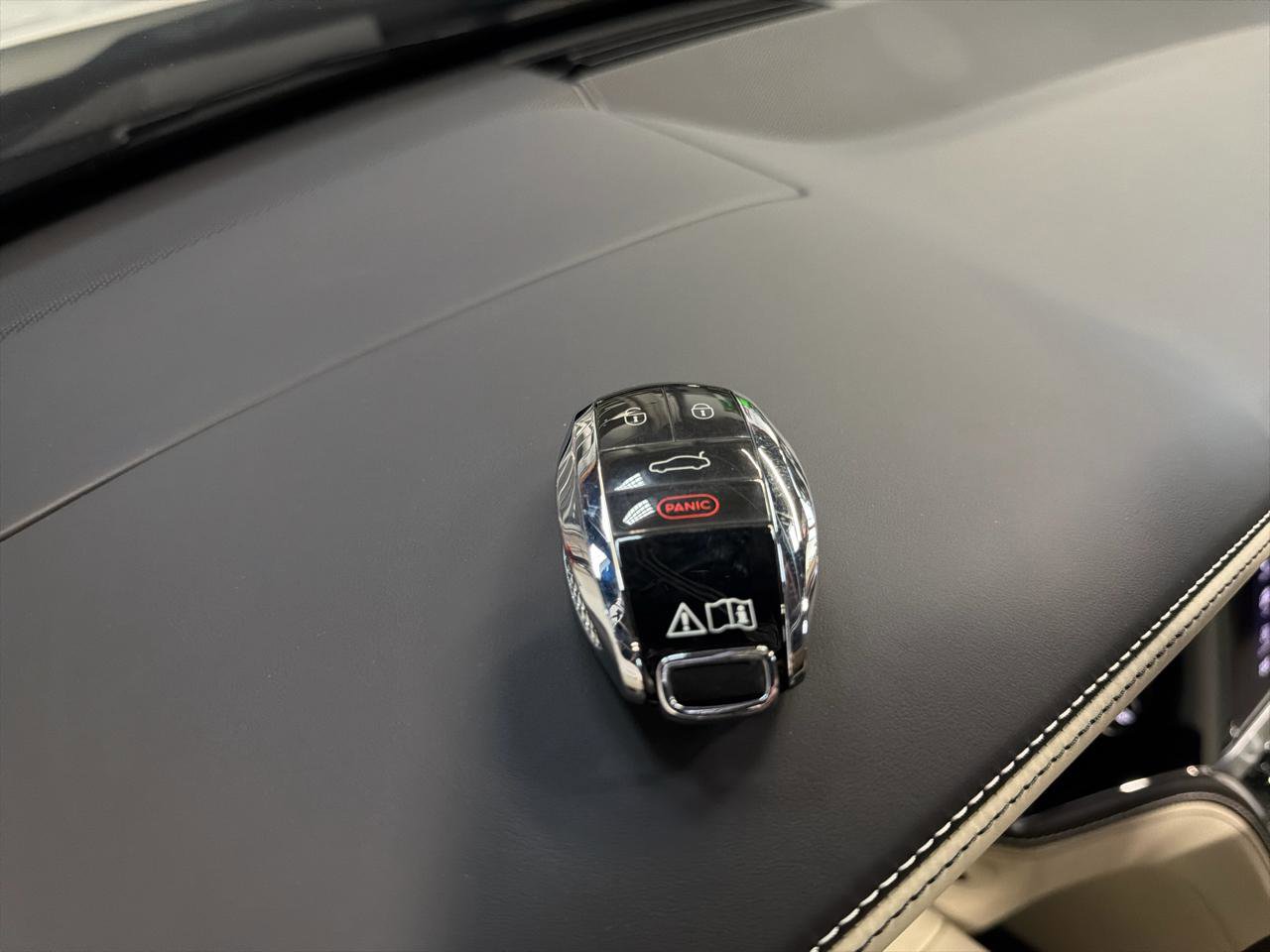 Used 2023 Bentley Flying Spur V8 AWD/4WD image 34