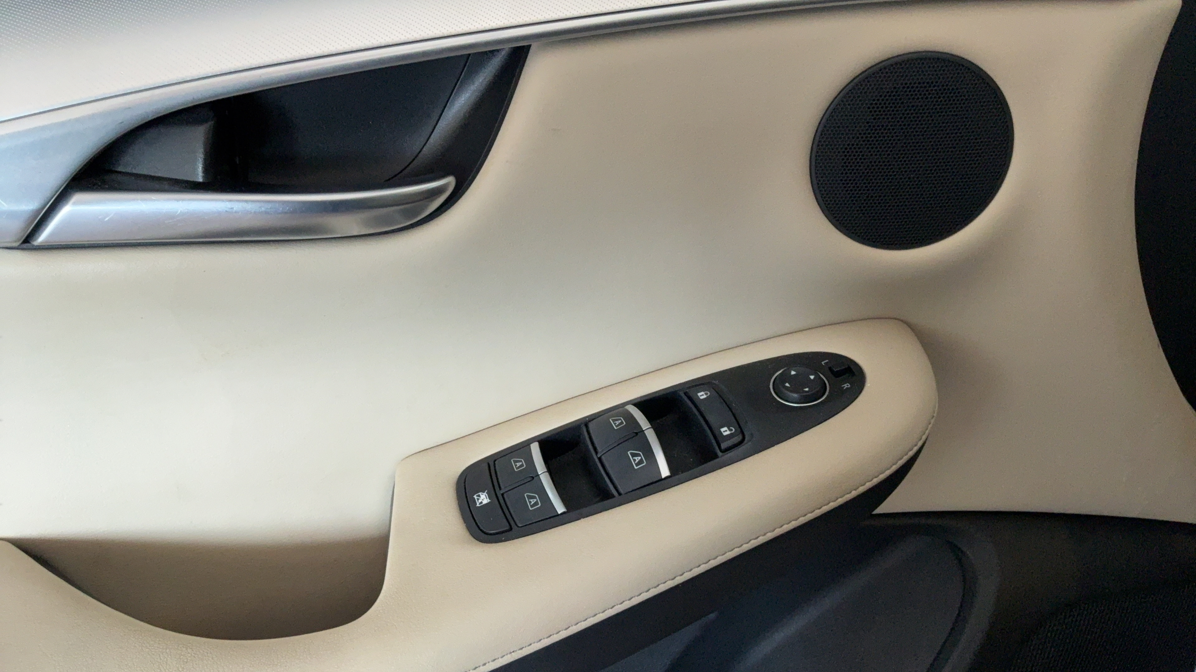 Used 2021 INFINITI QX50 Luxe FWD image 16
