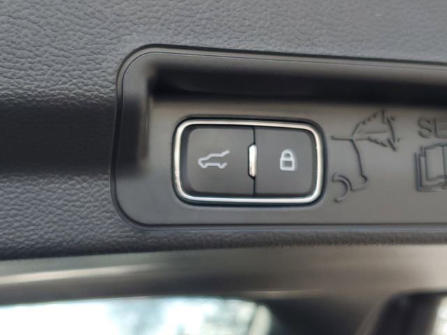 Certified 2023 Ford Explorer XLT w/ Equipment Group 202A AWD/4WD image 9