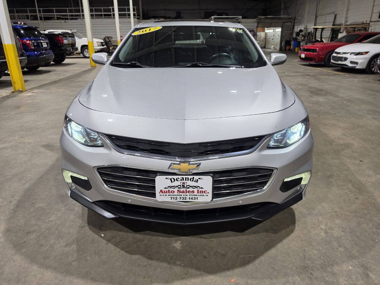 Used 2017 Chevrolet Malibu Premier w/ Premier Sun and Wheel Package FWD image 19