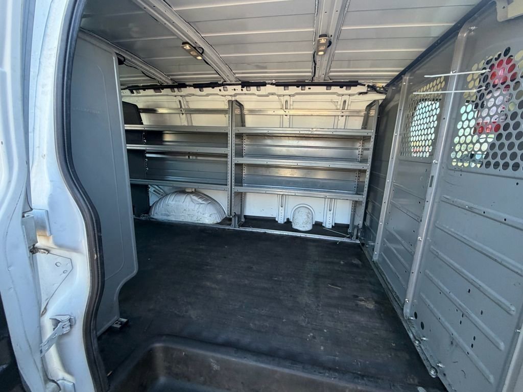 Used 2021 GMC Savana 2500 w/ Driver Convenience Package image 12
