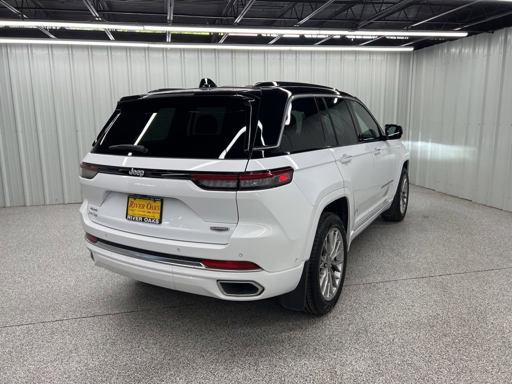 Used 2025 Jeep Grand Cherokee Summit w/ MOPAR Finishing Package AWD/4WD image 5