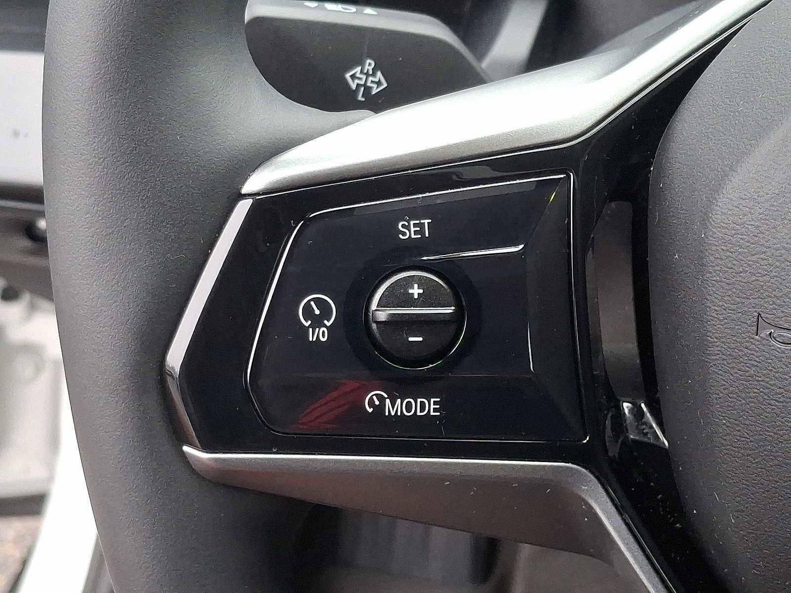 Used 2025 BMW i5 xDrive40 w/ Premium Package image 22