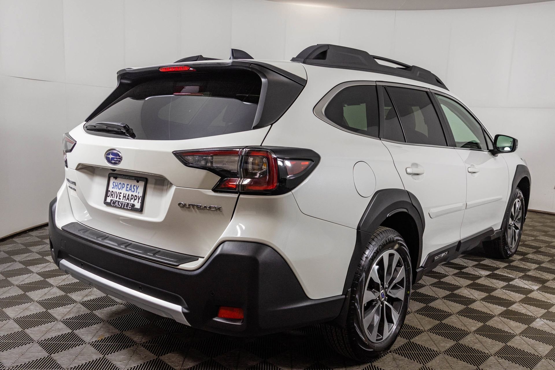 Used 2025 Subaru Outback Limited AWD/4WD image 16